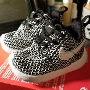 infant nike roshe